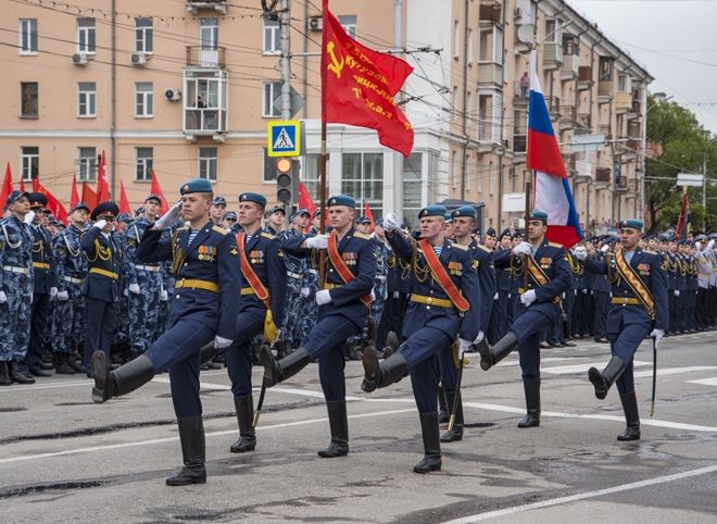 Названы российские города, где отменили парады Победы