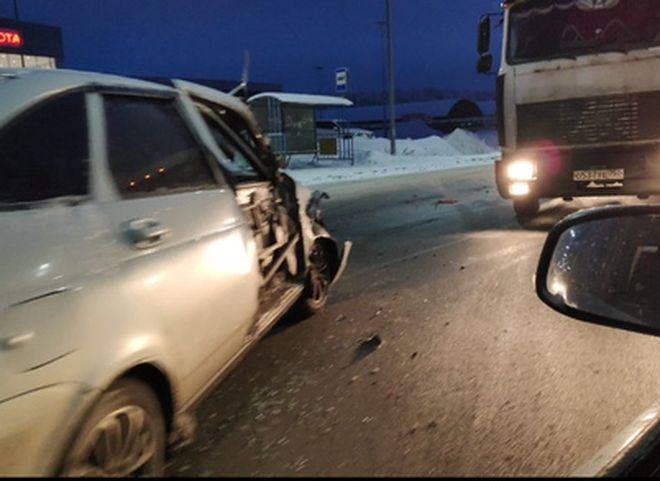 Соцсети: из-за ДТП на Ряжском шоссе образовалась большая пробка