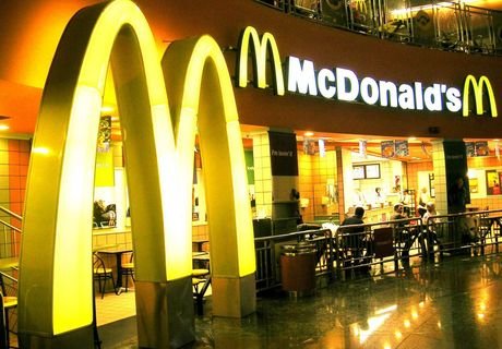 На McDonalds подали в суд из-за стихов в рекламе