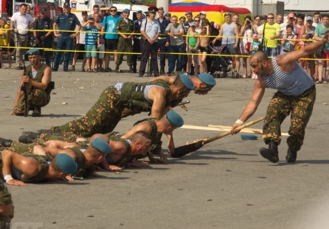 Рязанские десантники поразили зрителей на фестивале в Липецке