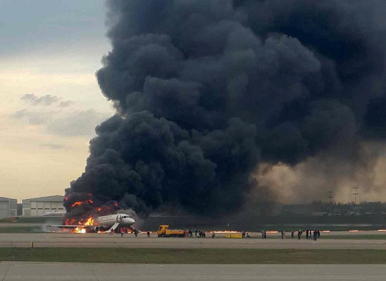 Экипаж Sukhoi SuperJet 100 назвал причину возгорания на борту