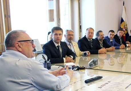 Жириновский встретился с кандидатами в облдуму