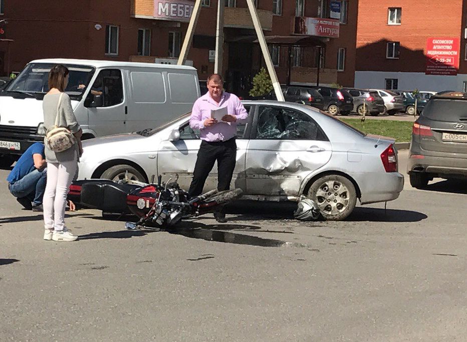 В Сасове 19-летний мотоциклист врезался в иномарку