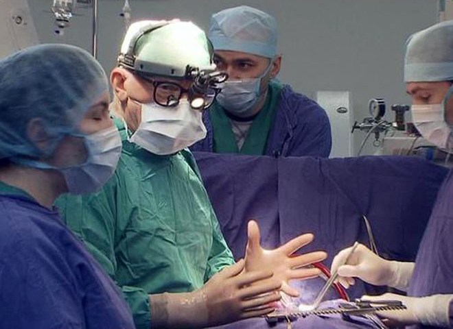 В Москве впервые в мире имплантировали протез сердечного клапана (видео)