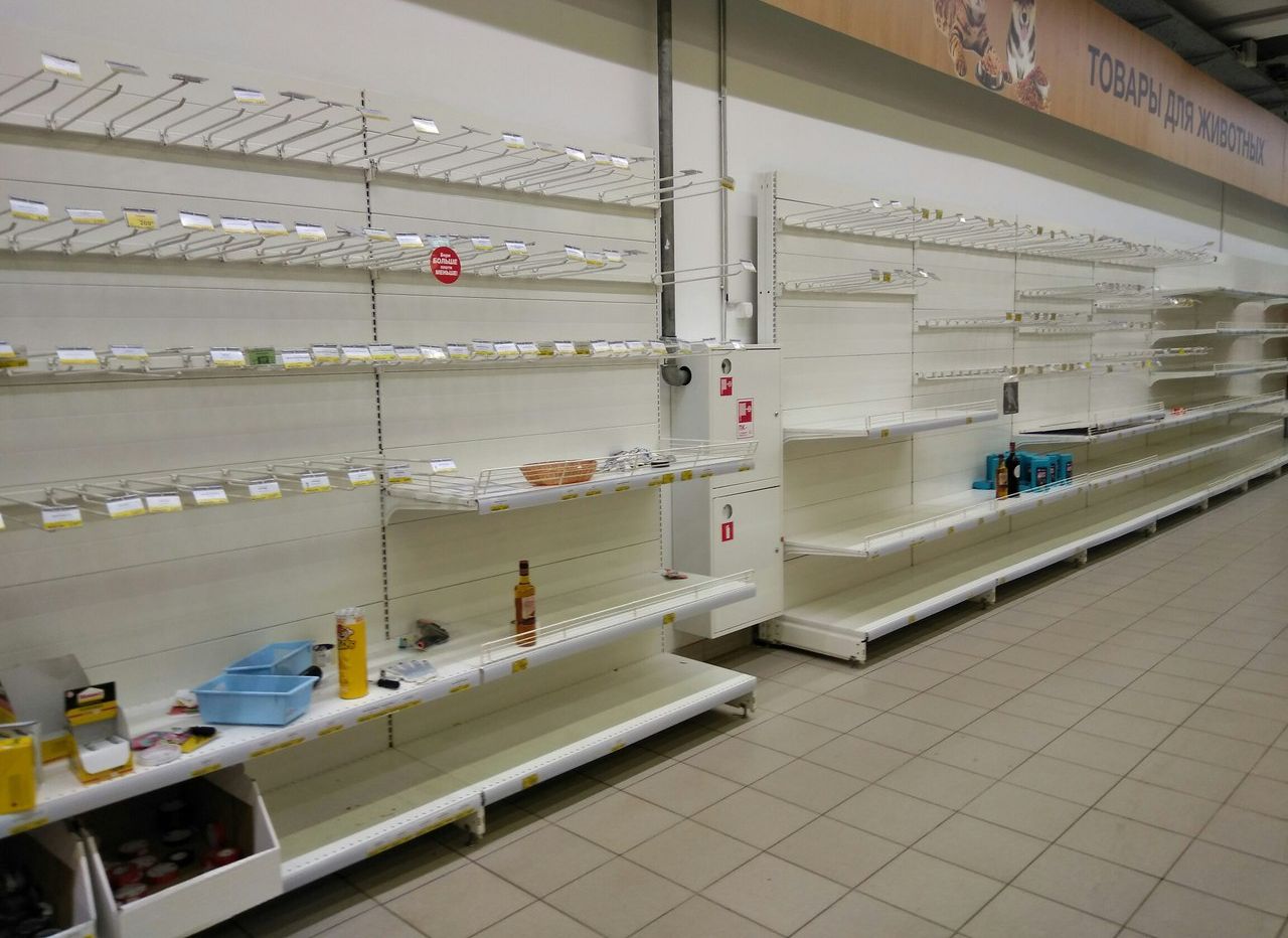Фото: рязанцы опустошили гипермаркет «Наш»