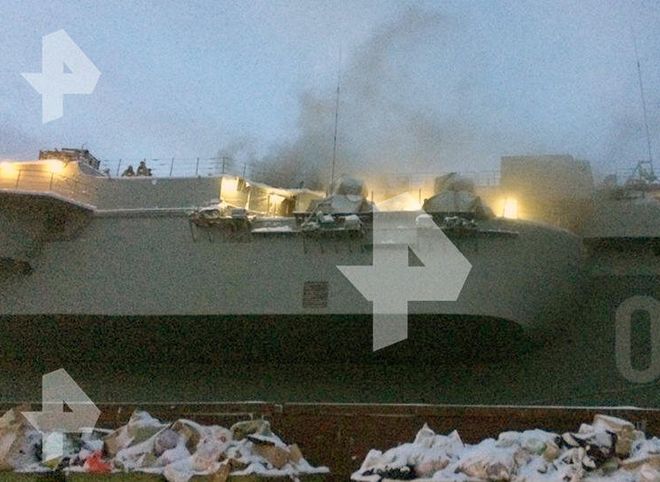 В Мурманске загорелся авианесущий крейсер «Адмирал Кузнецов»