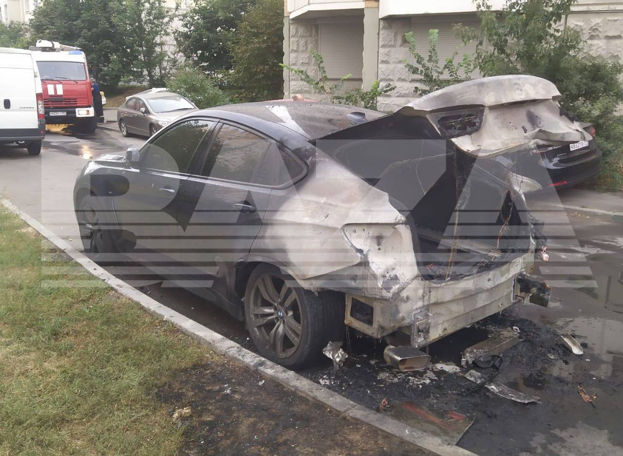 В Москве подожгли автомобиль замначальника управления Генштаба