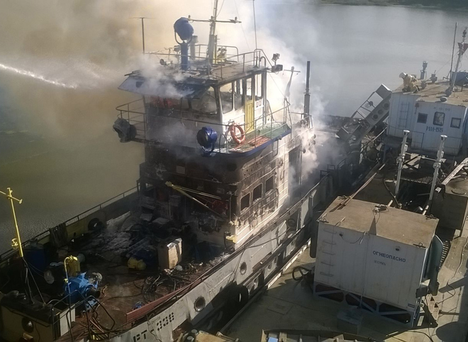СМИ сообщили подробности пожара в рязанском речном порту