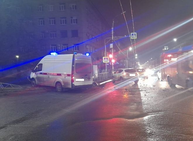 В ДТП на улице Циолковского пострадала пассажирка «скорой»