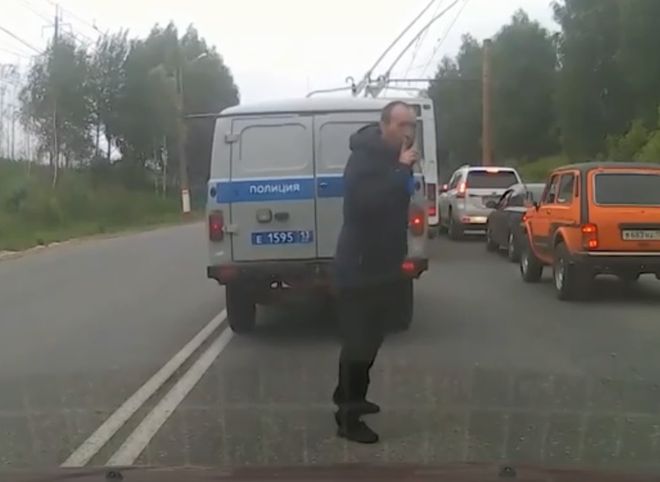 В Саранске задержанный сбежал из полицейского автозака