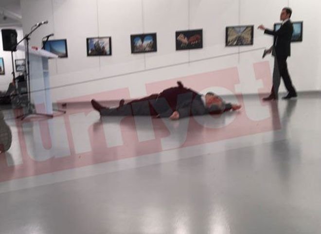В Анкаре убили российского посла (видео)