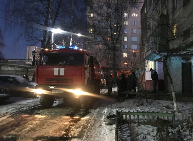 Из дома на улице Нахимова эвакуировали 15 человек, в том числе троих детей