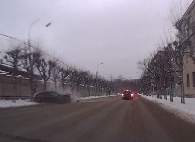 На улице Горького произошло крупное ДТП (видео)