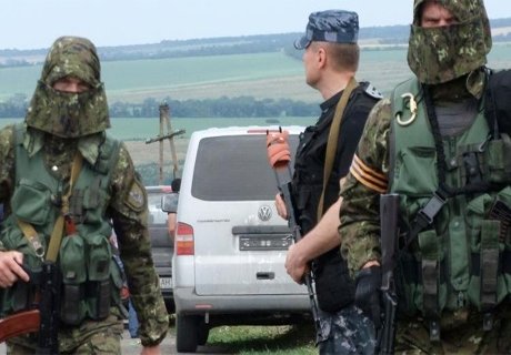 Ополченцы блокировали в Мариуполе офицеров НАТО