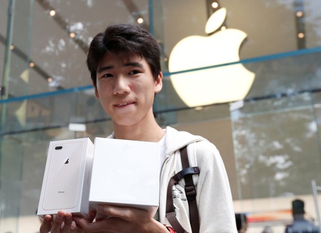 Продажи iPhone 8 снижаются по всему миру