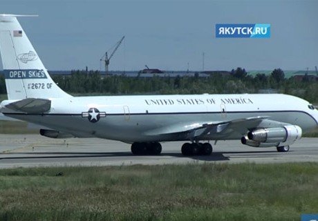 В Якутске сел американский самолет-разведчик (видео)