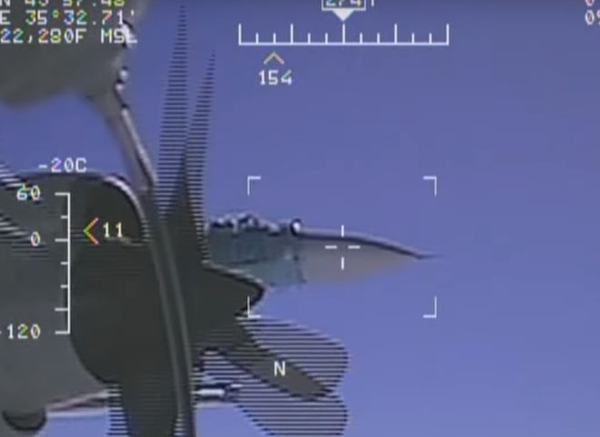 Опубликовано новое видео перехвата разведчика США российским Су-27