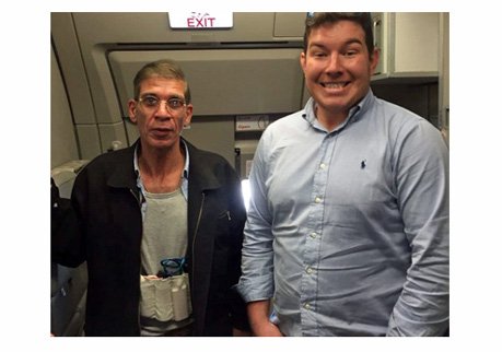Британец сделал фото с угонщиком самолета