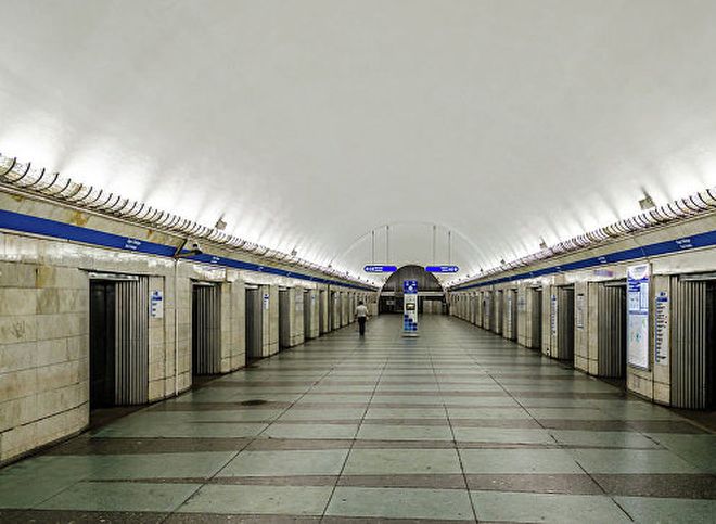 Метрополитен Петербурга возобновил работу в полном объеме