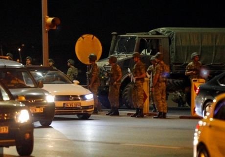 Штурм отеля Эрдогана мятежниками попал на видео