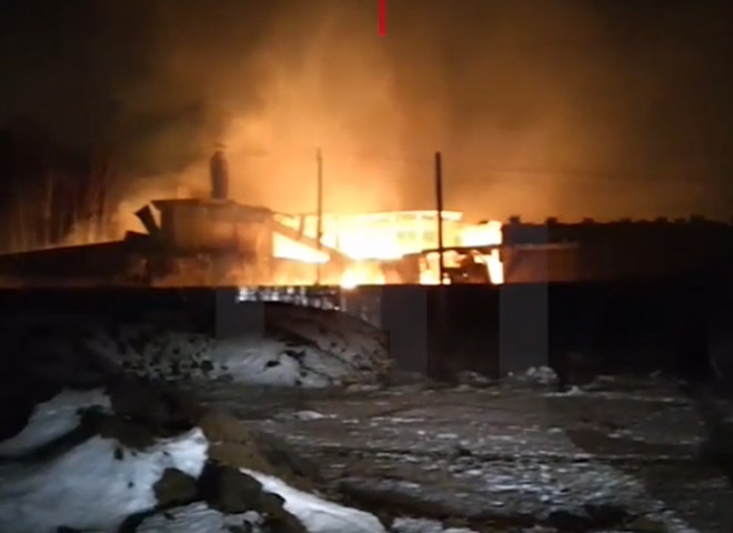 В восьми километрах от аэропорта Домодедово произошел крупный пожар (видео)