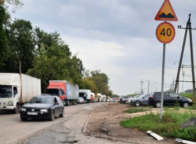 Рязанцы сообщили о транспортном коллапсе на улице Военных Автомобилистов