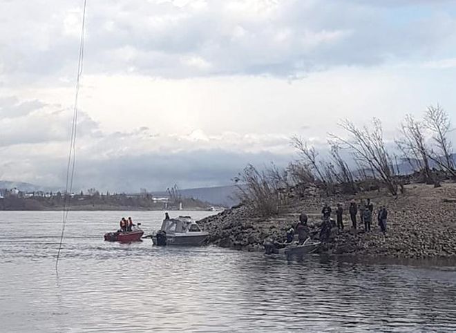 В Иркутской области при падении вертолета Robinson погибли два человека