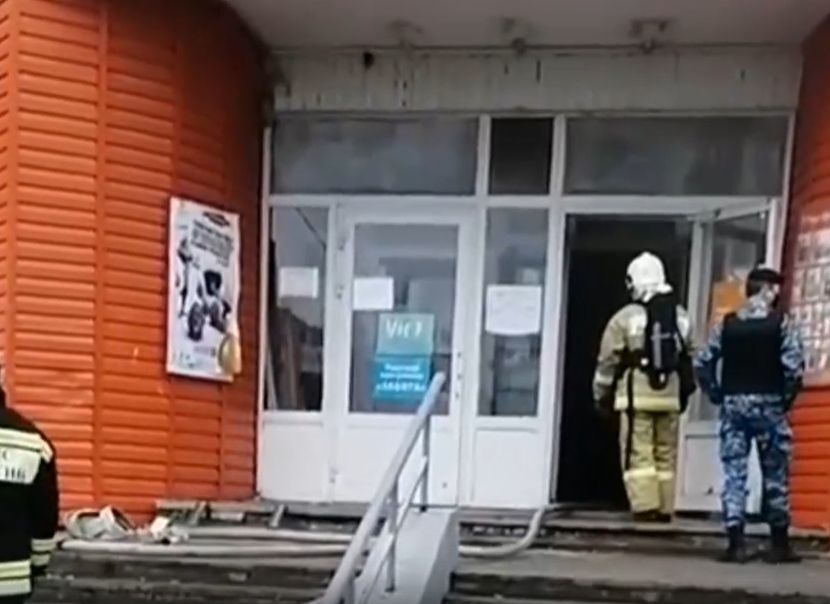 Опубликовано видео пожара в рязанском магазине «Дикси»
