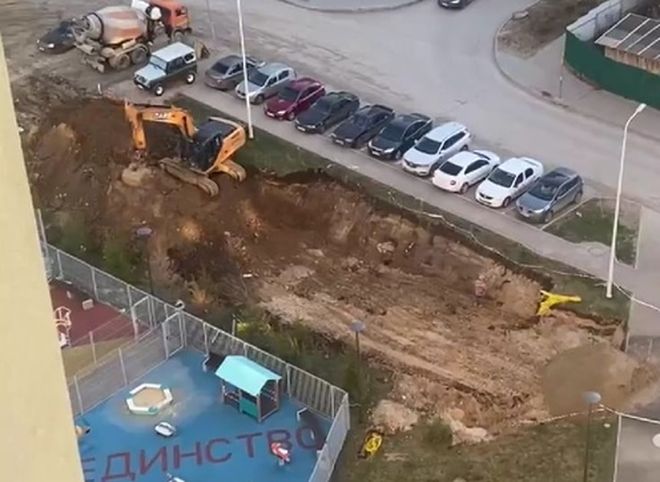 Жители ЖК «Жуков» в Рязани возмутились строительством дороги рядом с домом