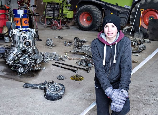 В Дании школьник случайно откопал самолет с останками пилота