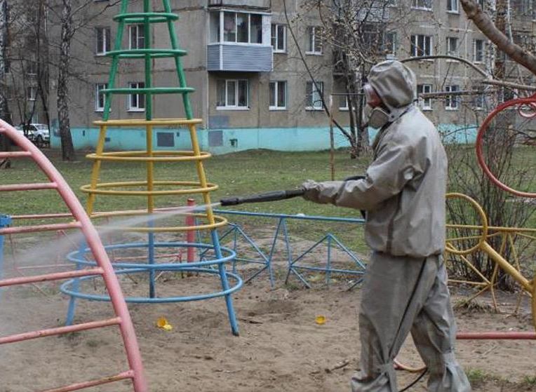 Утром в пятницу в Рязани будут дезинфицировать детские площадки и остановки