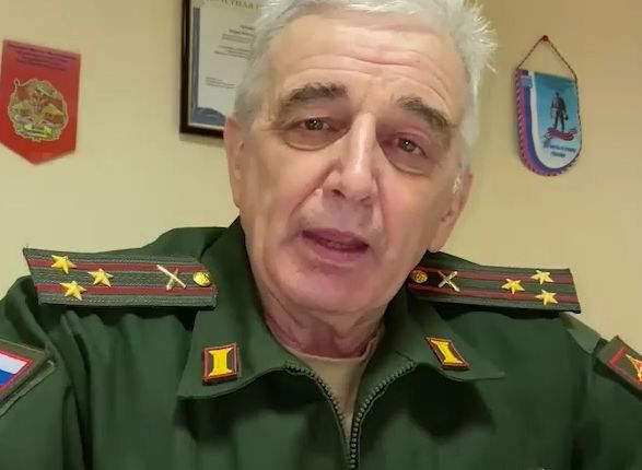 Военком Ленинградской области призвал девушек «сдать» своих бывших в армию