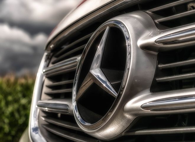 В России отзовут более семи тысяч автомобилей Mercedes-Benz