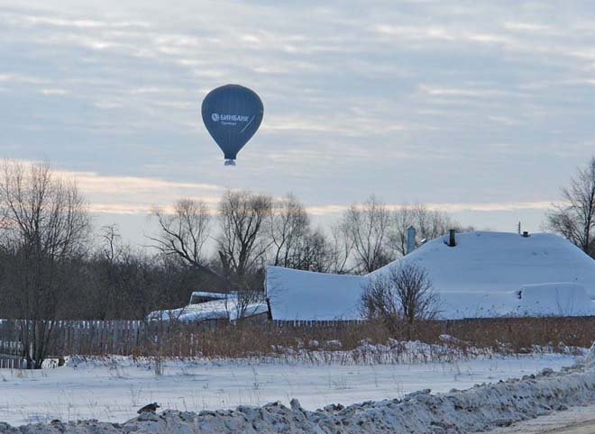 Фото: Федор Конюхов летит над Рязанской областью за новым мировым рекордом