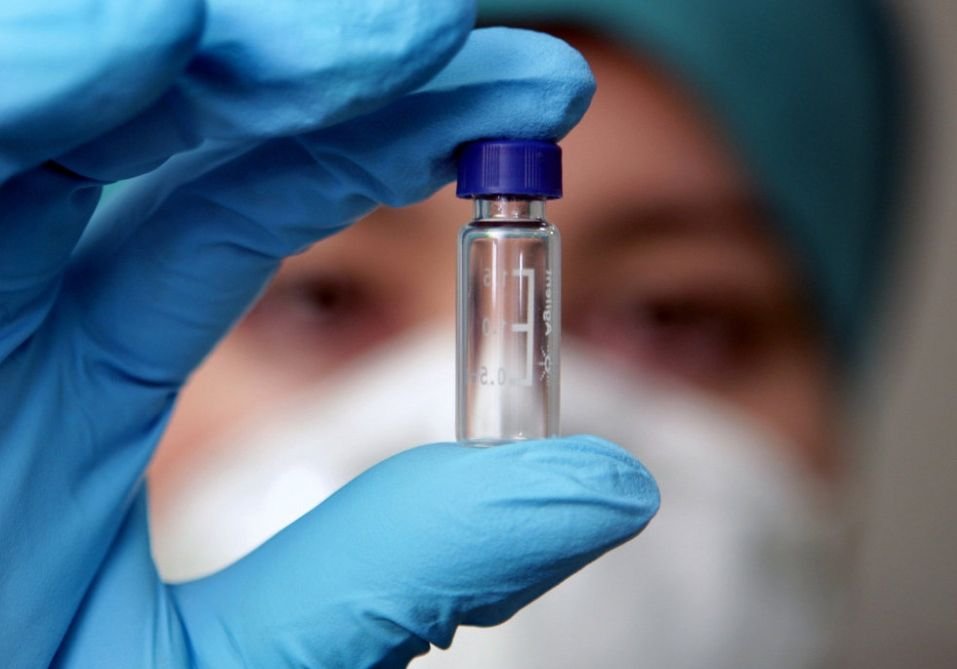 В РФ вакцину от Эболы готовят к испытаниям на людях