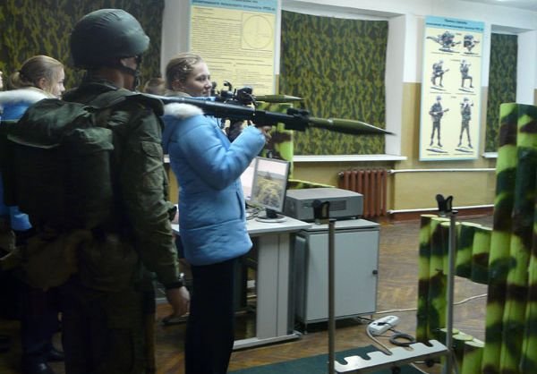 Девочкам из Москвы в Рязани выдали гранатометы