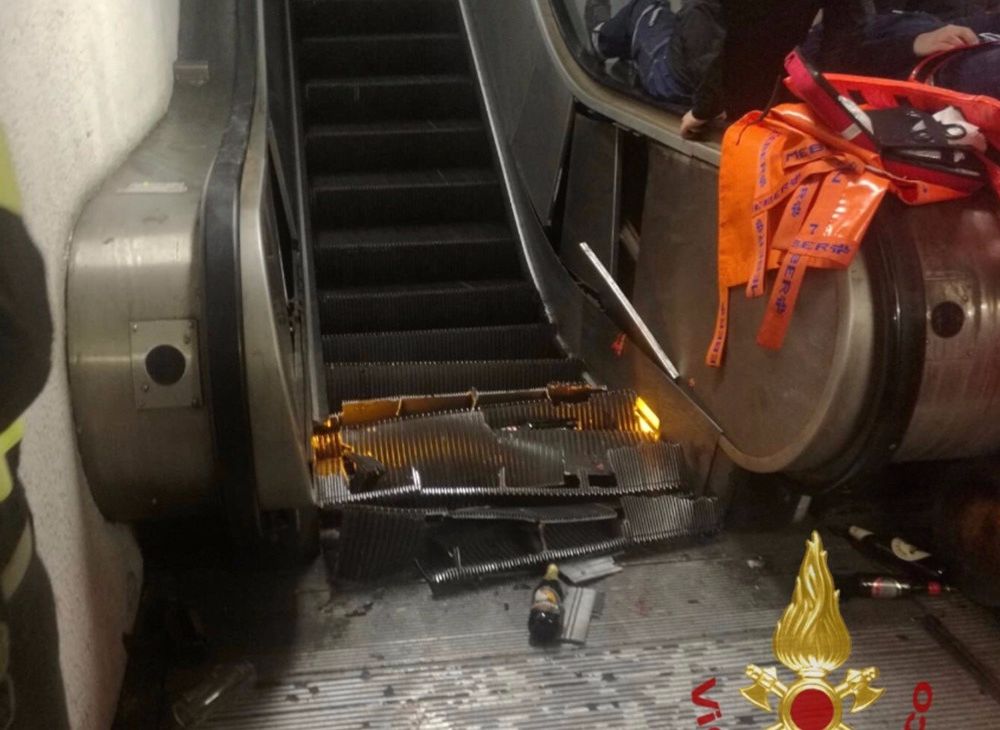 Перед матчем между ЦСКА и «Ромой» в римском метро обрушился эскалатор (видео)