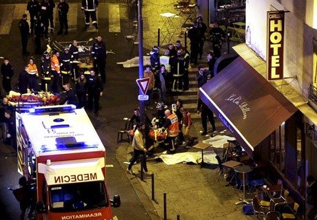 Теракты в Париже: погибло более 150 человек (видео)