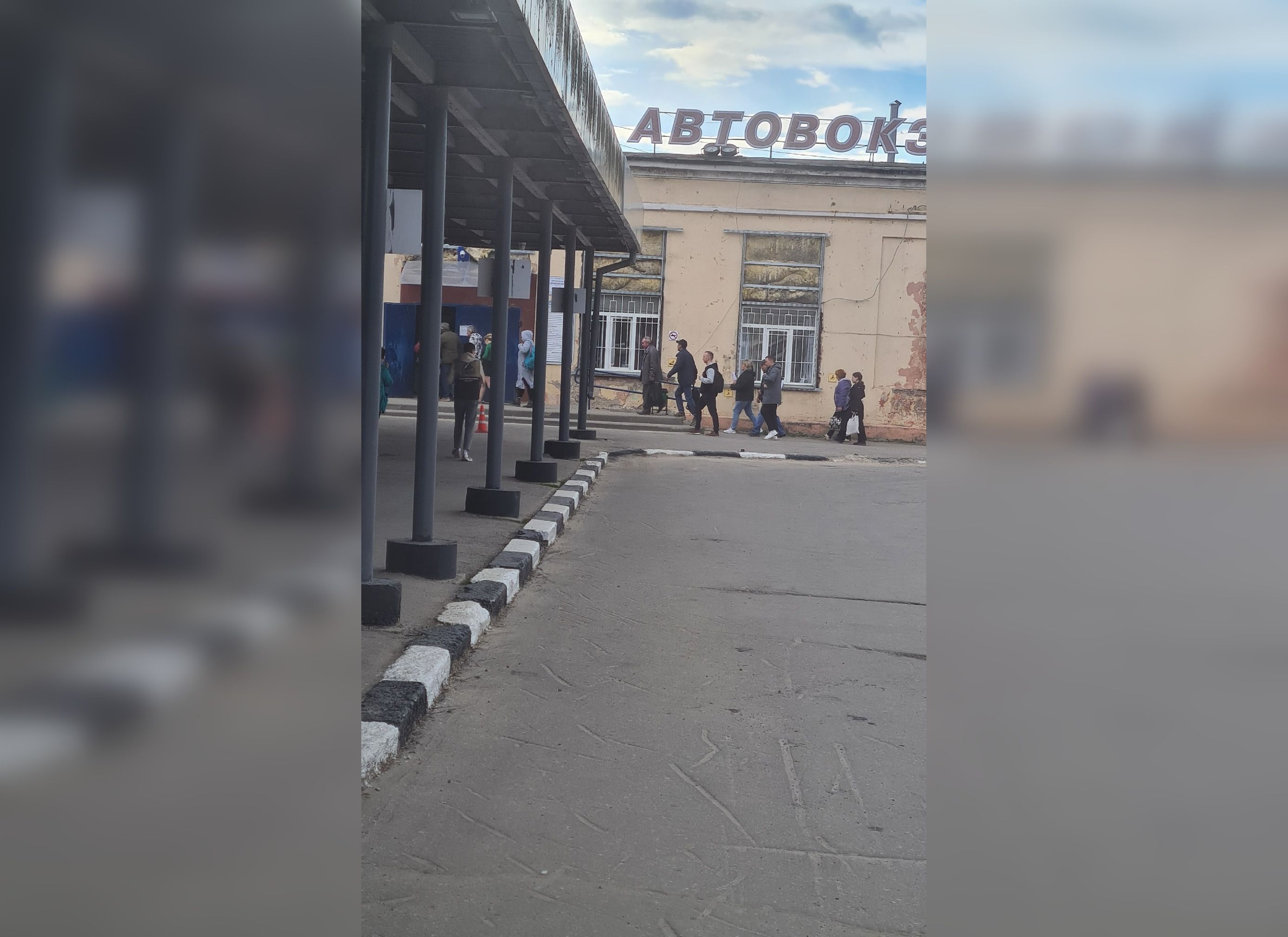 В бесхозном пакете на автовокзале Приокский находилась еда