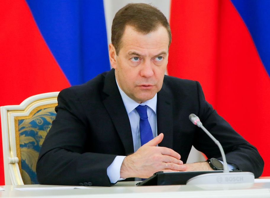 Медведев поддержал законопроект о запрете хостелов в жилых домах