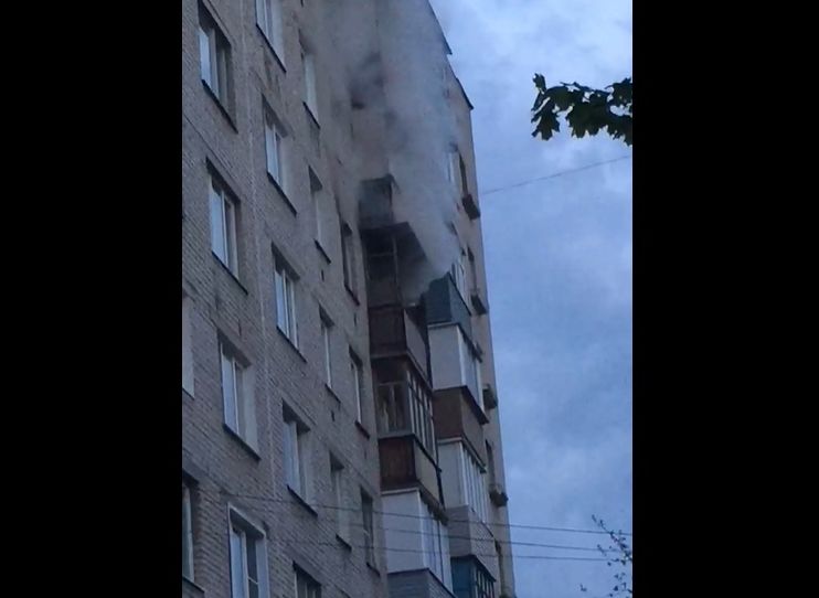 На улице Горького произошел пожар в многоэтажке