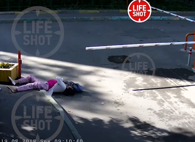 В Москве муж трижды выстрелил в бывшую жену (видео)