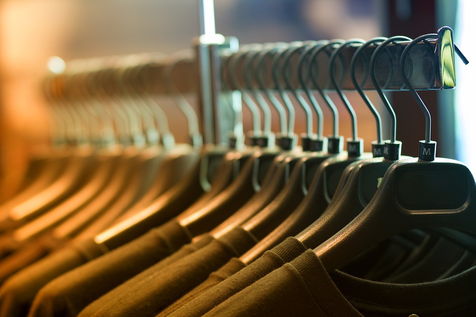 Рязанский бизнесмен продавал поддельную одежду известного бренда