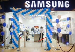 Samsung остановила работу 20 % магазинов в России