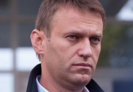 Навальный выплатил 3 млн рублей по искам «Ив Роше»