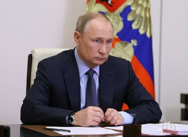 Путин сделал назальную прививку от коронавируса