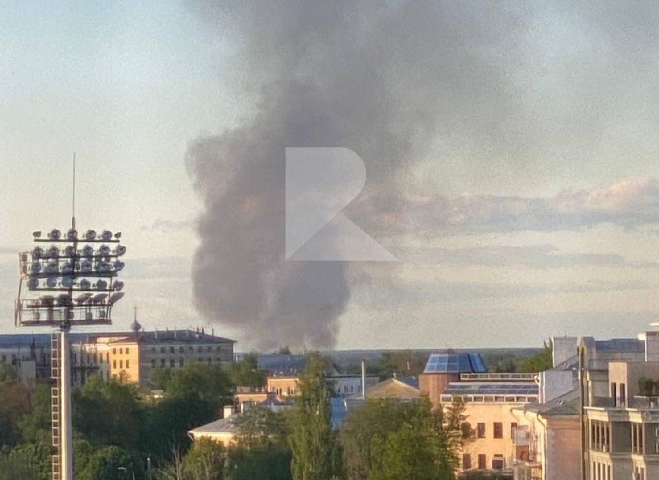 В Рязани произошел крупный пожар на территории речного порта