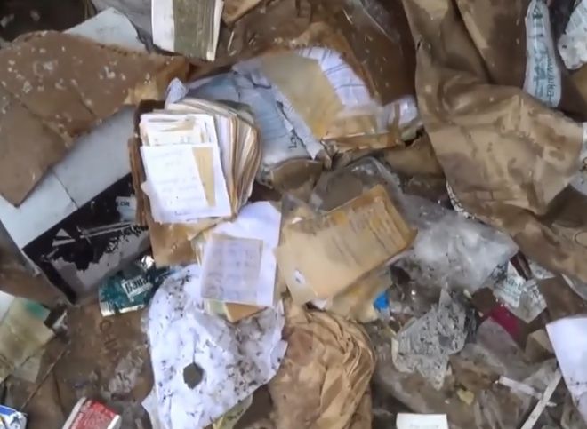 В Саратовской области медкарты пациентов выбросили в мусор (видео)