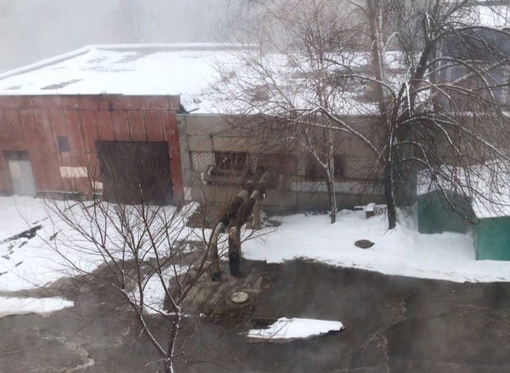 Из-за прорыва теплотрассы в Дашково-Песочне 20 домов остались без горячей воды