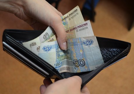 Около 80% россиян не хватает денег до зарплаты